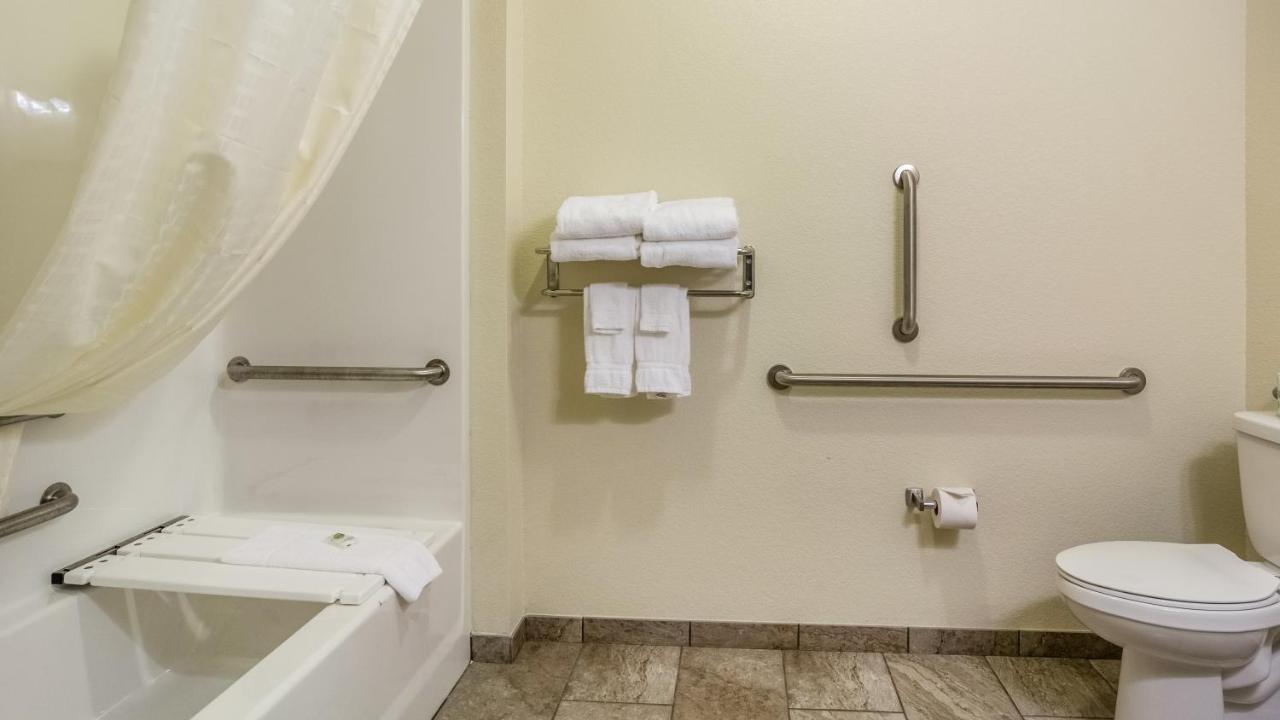 Cobblestone Hotel & Suites - Andrews Esterno foto