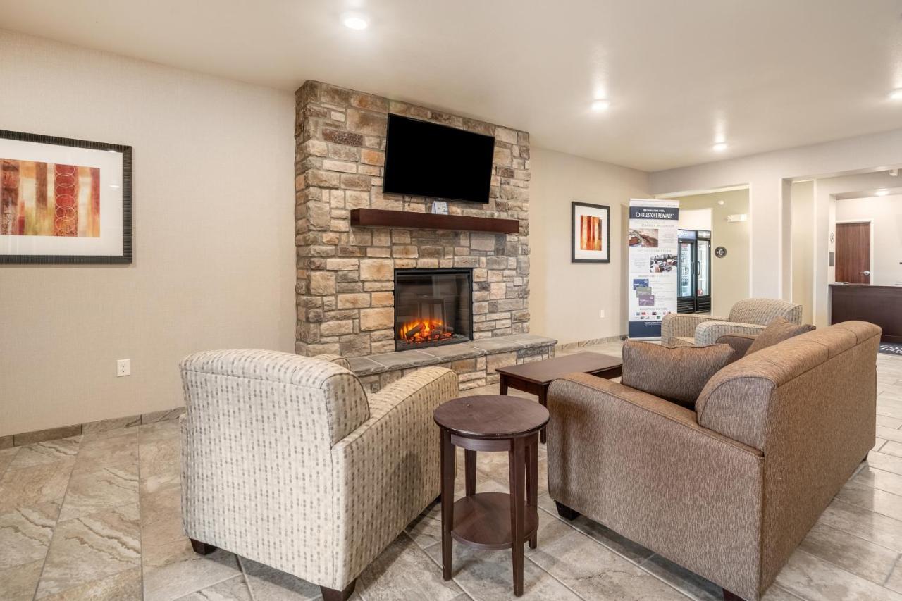 Cobblestone Hotel & Suites - Andrews Esterno foto