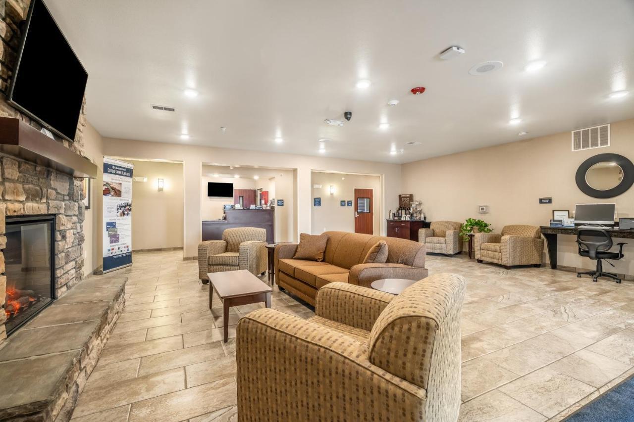 Cobblestone Hotel & Suites - Andrews Esterno foto